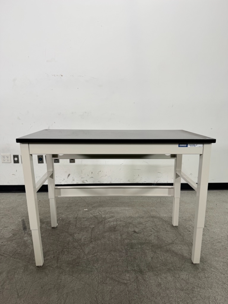 Image of VWR Contour 3' Laboratory Bench